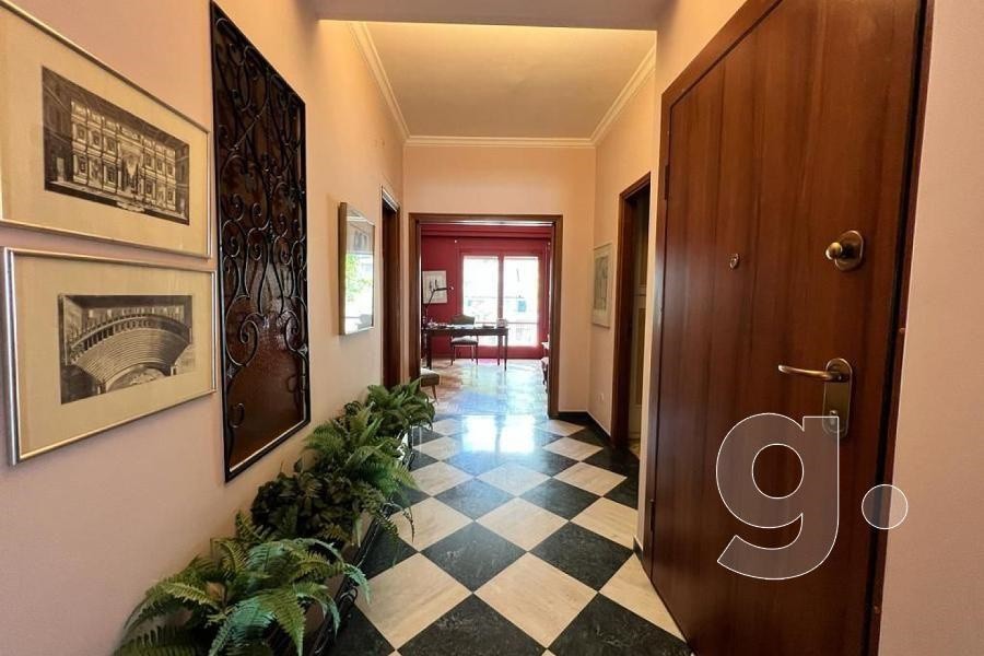 Διαμέρισμα 185 τ.μ. πρός πώληση, Αθήνα - Κέντρο, Κολωνάκι - Λυκαβηττός
