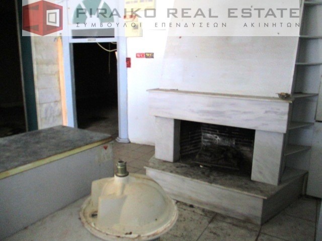Κατάστημα 240 τ.μ. προς πώληση, Πειραϊκή