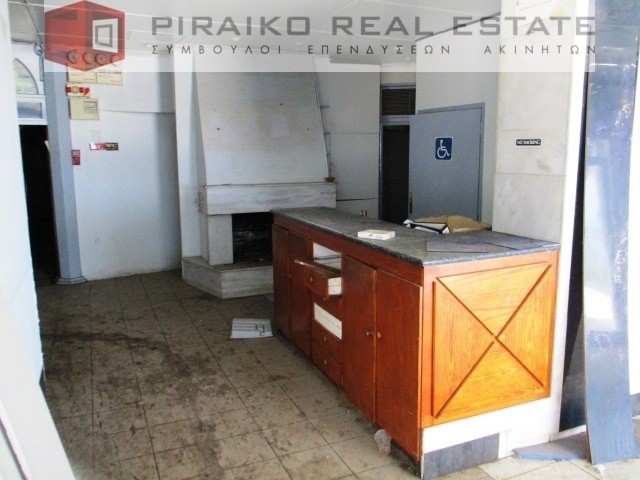 Κατάστημα 240 τ.μ. προς πώληση, Πειραϊκή