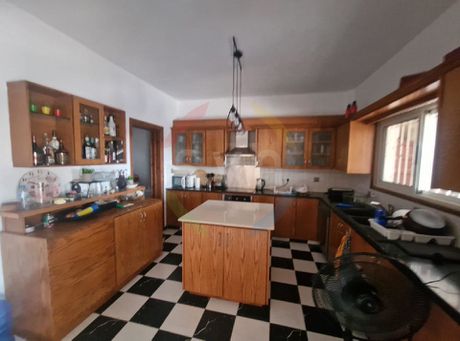 Detached home 240 sqm for sale