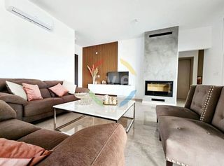 Bungalow 210 τ.μ. για πώληση