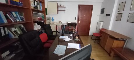 Office 18sqm for rent-Kentro