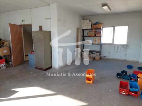 Επιχειρηματικό κτίριο 686τ.μ. για πώληση-Λιμάνι