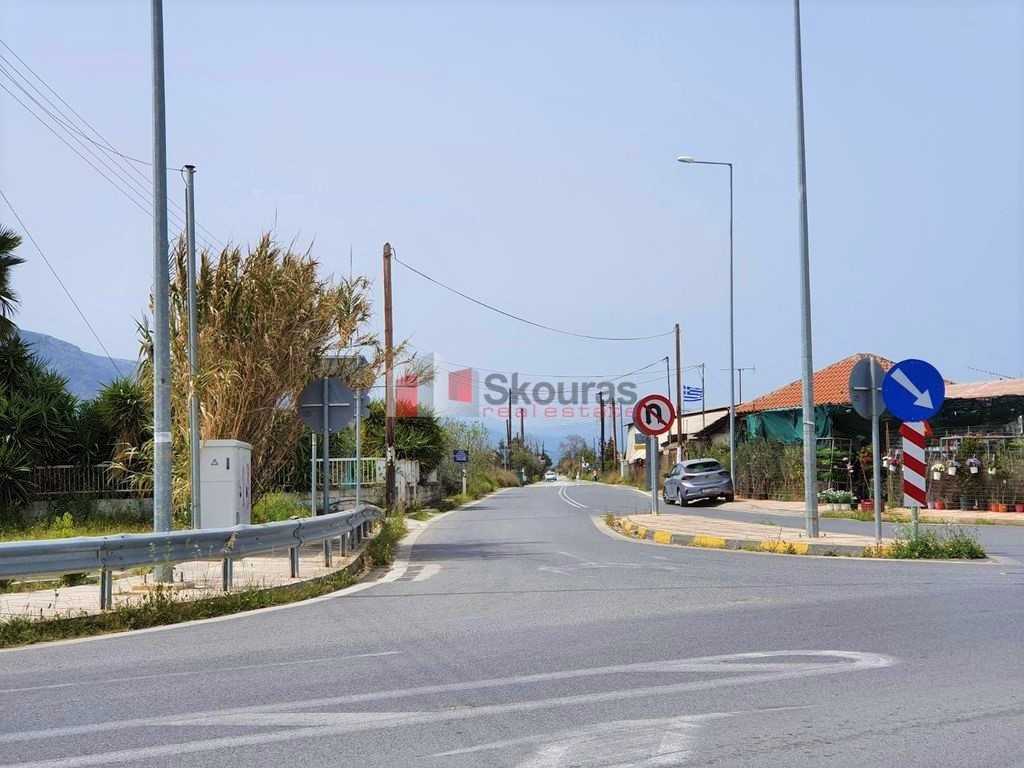 Αγροτεμάχια 15.000 τ.μ. προς πώληση, Άκοβα
