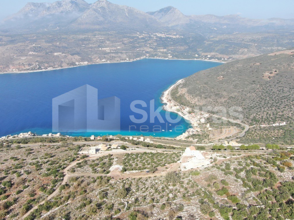 Αγροτεμάχια 2.050 τ.μ. προς πώληση, Λιμένι