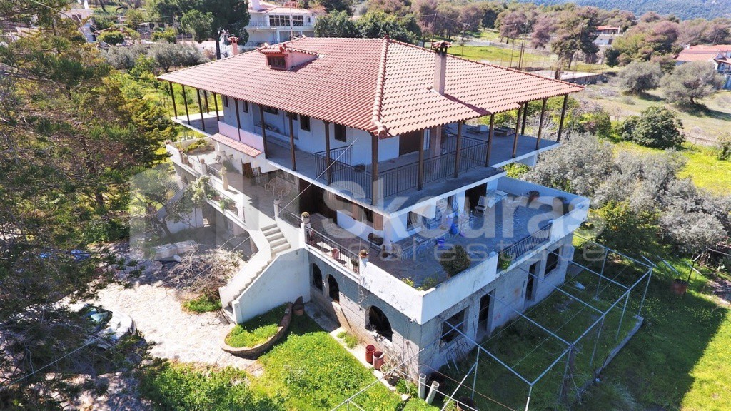 Μεζονέτα 190 τ.μ. προς πώληση, Σχίνος Λουτρακίου-Περαχώρας