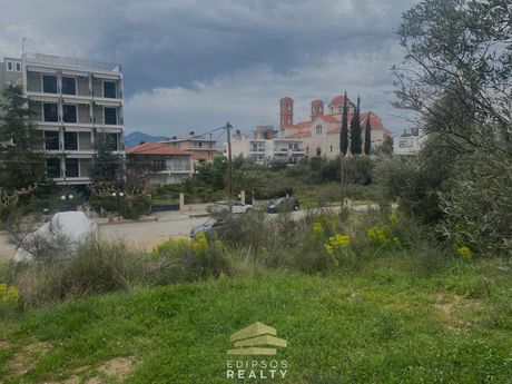 Land plot 711 sqm for sale