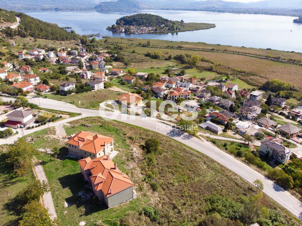 Ξενοδοχείο 1.395 τ.μ. προς πώληση, Αμφιθέα Περάματος