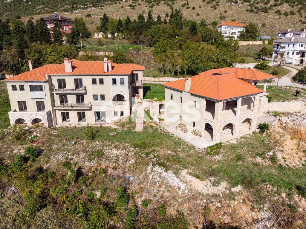 Ξενοδοχείο 1.395 τ.μ. προς πώληση, Αμφιθέα Περάματος