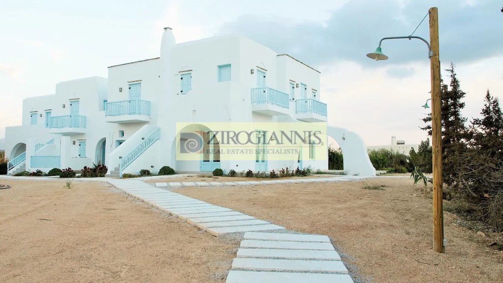 Hotel 1.956 sqm for sale, Cyclades, Naxos