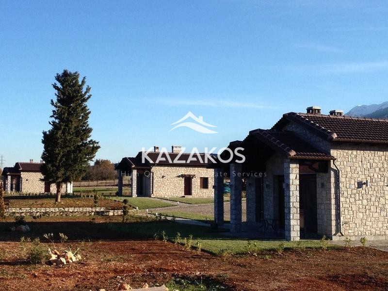 Συγκρότημα διαμερισμάτων 380 τ.μ. προς πώληση, Αμφίκλεια