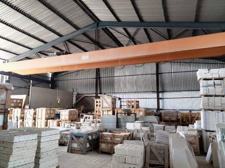 Industrial space 1.100sqm for sale-Magoula