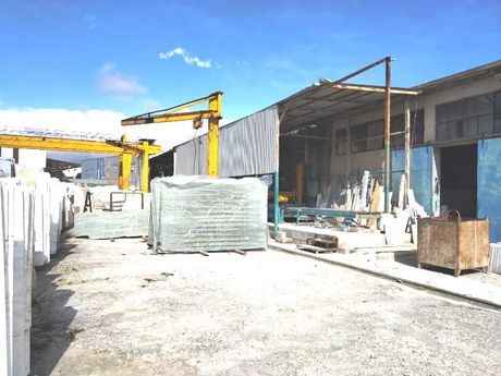 Industrial space 1.100sqm for sale-Magoula