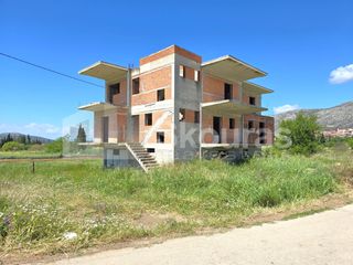 Συγκρότημα διαμερισμάτων 375 τ.μ. για πώληση