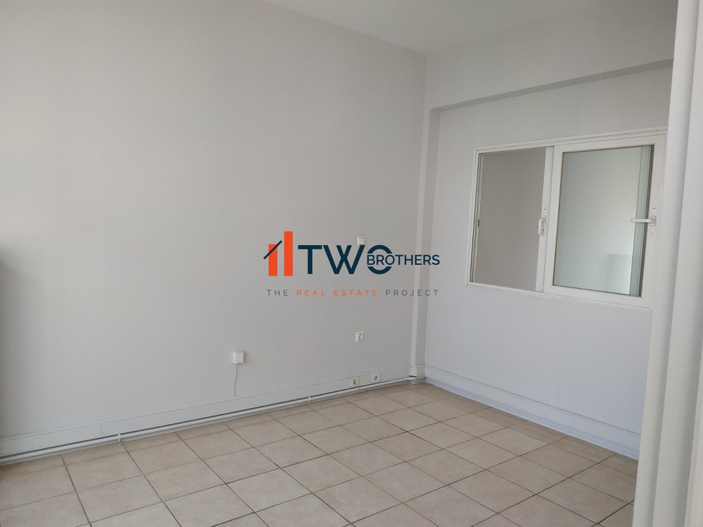 Office 73 sqm for rent, Piraeus, Port