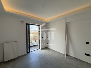 Διαμέρισμα 66 τ.μ. για πώληση, Πειραιάς, Καμίνια-thumb-1