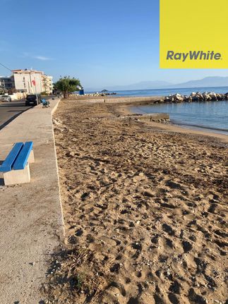 Συγκρότημα διαμερισμάτων 600 τ.μ. για πώληση, Κορινθία, Άσσος-Λεχαίο