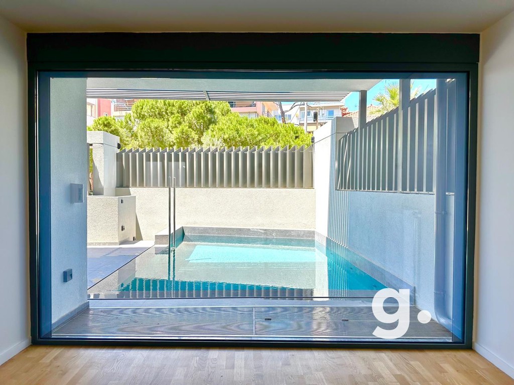 Μεζονέτα 251 τ.μ. προς πώληση, Γλυφάδα