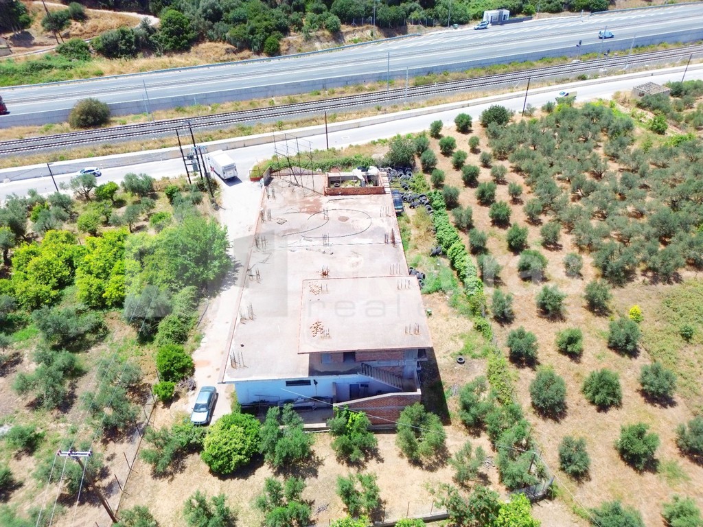 Επιχειρηματικό κτίριο 800 τ.μ. προς πώληση, Κέντρο Ξυλοκάστρου