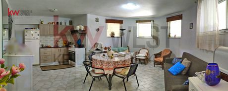 Συγκρότημα διαμερισμάτων 320τ.μ. για πώληση-Ρίο