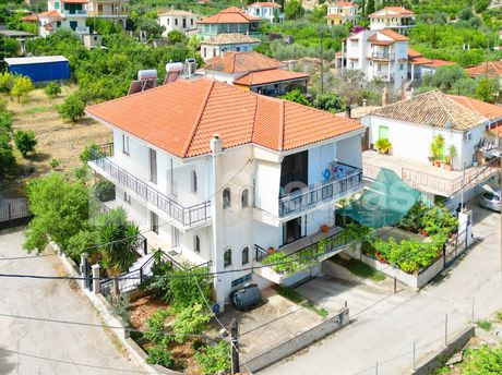 Μονοκατοικία 312τ.μ. για πώληση-Ευρωστίνη