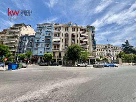 Κατάστημα 185τ.μ. για πώληση-Διοικητήριο