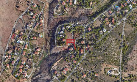 Land plot 1.050sqm for sale-Penteli