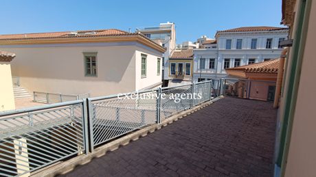 Επιχειρηματικό κτίριο 710τ.μ. για ενοικίαση-Ιστορικό κέντρο