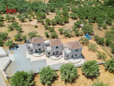 Συγκρότημα διαμερισμάτων 340τ.μ. για πώληση-Βόρεια κυνουρία