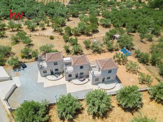 Συγκρότημα διαμερισμάτων 340 τ.μ. για πώληση