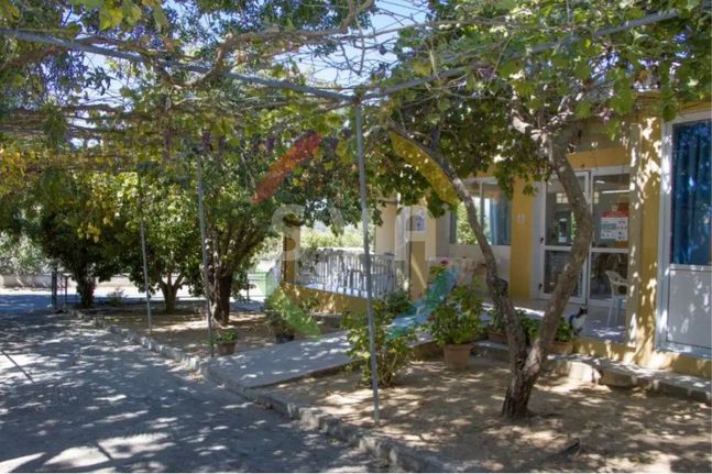 Επιχειρηματικό κτίριο 750 τ.μ. για πώληση, Πάφος