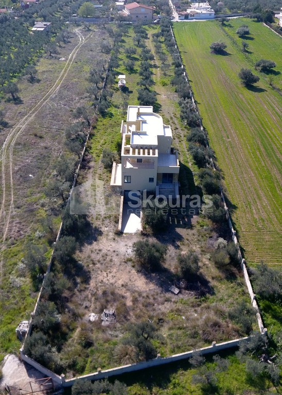 Μονοκατοικία 350 τ.μ. προς πώληση, Λουτράκι-Περαχώρα