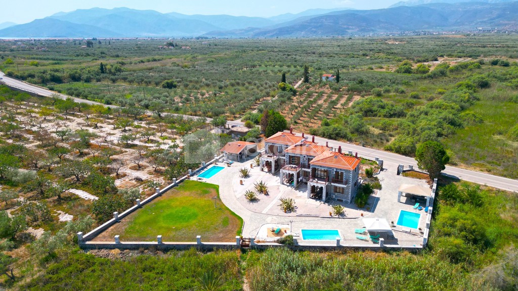 Συγκρότημα διαμερισμάτων 630 τ.μ. προς πώληση, Παράλιο Άστρος