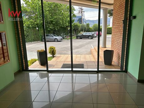 Business bulding 3.646sqm for rent-Metamorfosi