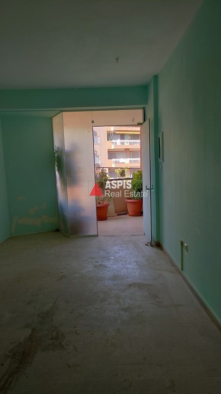 Κατάστημα 28 τ.μ. προς πώληση, Κάτω Γλυφάδα