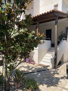 Μονοκατοικία 230τ.μ. για πώληση-Καλύβια θορικού
