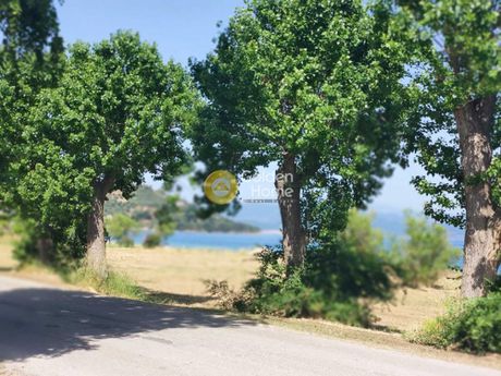 Land plot 2.425sqm for sale-Oreoi » Neos Pirgos