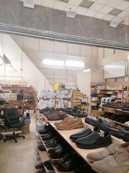 Store 140 sqm for rent