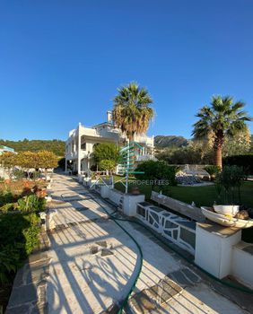 Detached home 410 sqm for sale