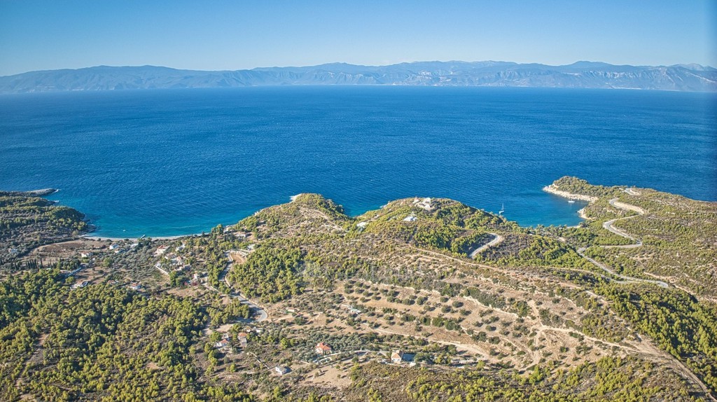 Αγροτεμάχια 105.000 τ.μ. προς πώληση, Άγιοι Ανάργυροι Σπετσών