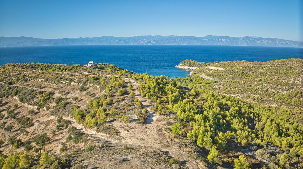 Αγροτεμάχια 105.000 τ.μ. προς πώληση, Άγιοι Ανάργυροι Σπετσών