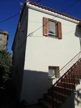 Συγκρότημα διαμερισμάτων 100 τ.μ. για πώληση
