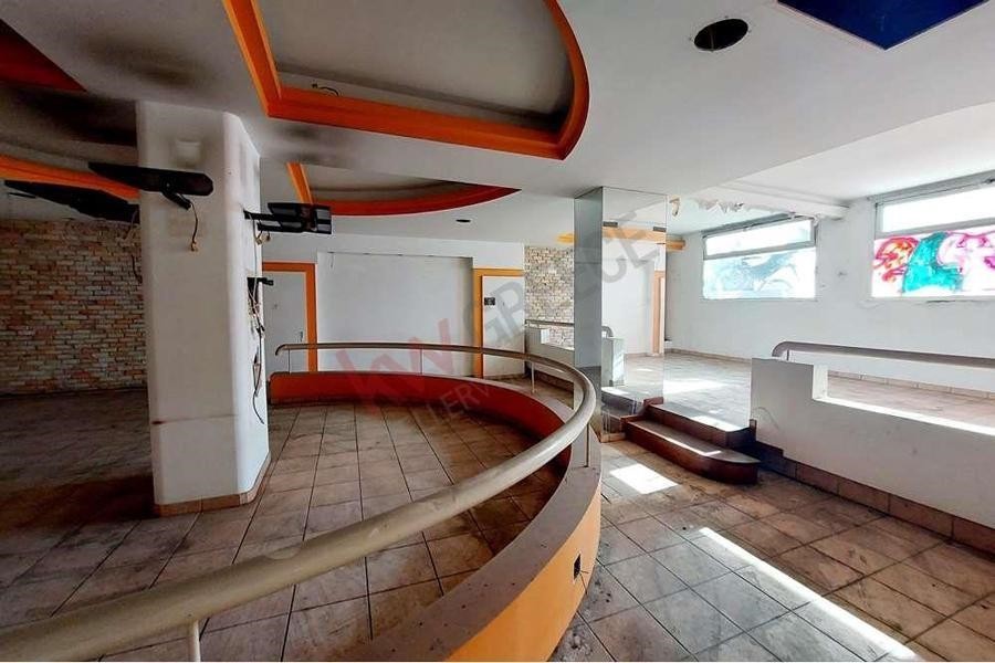 Κατάστημα 380 τ.μ. προς πώληση, Λευκός Πύργος