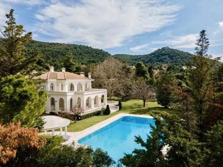 Villa 2.400 sqm for sale