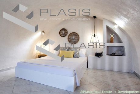 Hotel 345sqm for sale-Santorini