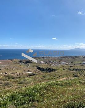 Οικόπεδο 9.100τ.μ. για πώληση-Σαντορίνη