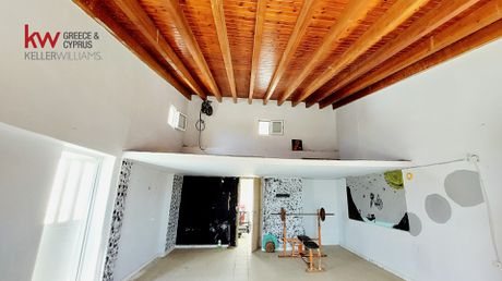 Επιχειρηματικό κτίριο 398τ.μ. για πώληση-Καλύβια θορικού