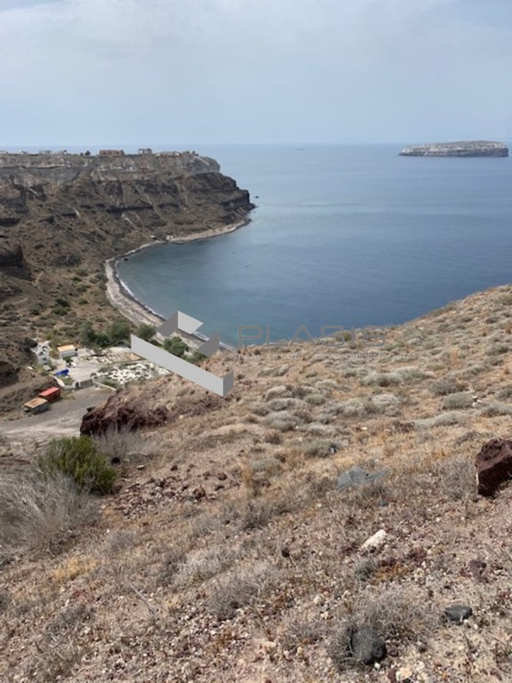 Αγροτεμάχια 24.632 τ.μ. προς πώληση, Θήρα