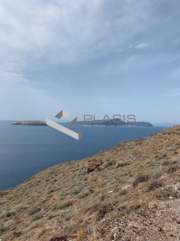 Αγροτεμάχια 24.632 τ.μ. προς πώληση, Θήρα