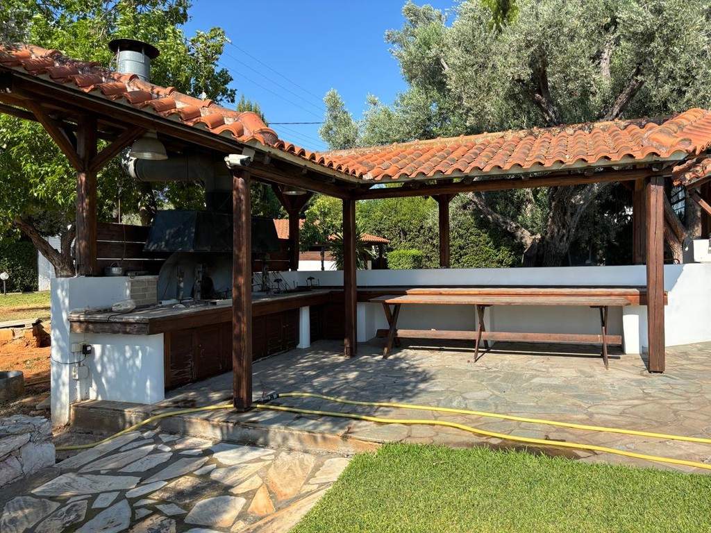 Μονοκατοικία 300 τ.μ. προς πώληση, Αγία Τριάδα Μαρκοπούλου